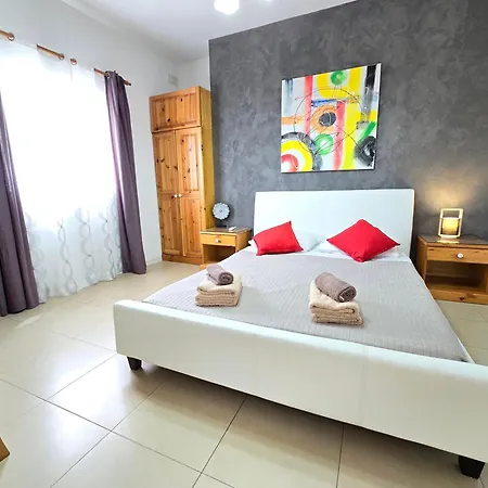 & Bright Free Wi-fi Apartman *