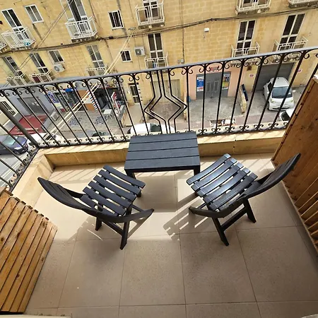& Bright Free Wi-fi Apartment *