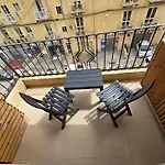 & Bright Free Wi-fi Apartment *
