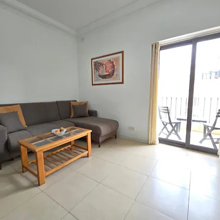 & Bright Free Wi-fi Apartment St. Paul's Bay