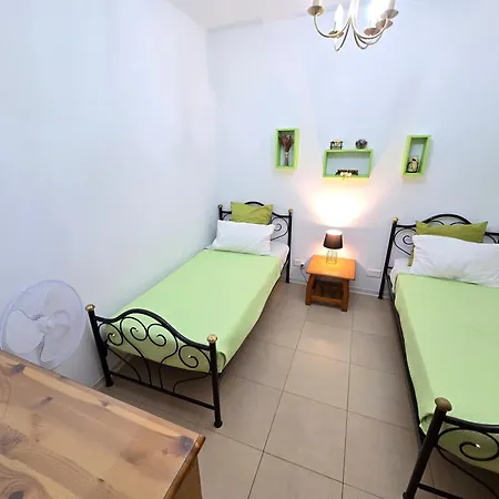 & Bright Free Wi-fi Apartment *