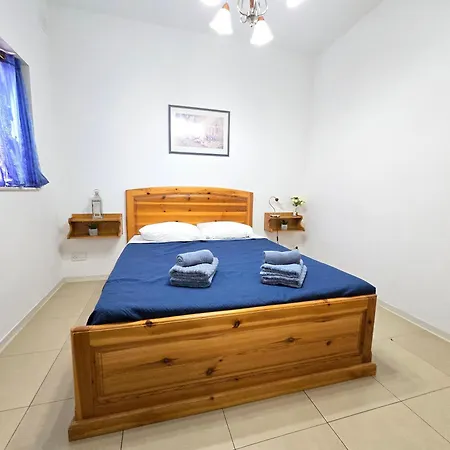 & Bright Free Wi-fi Apartment St. Paul's Bay